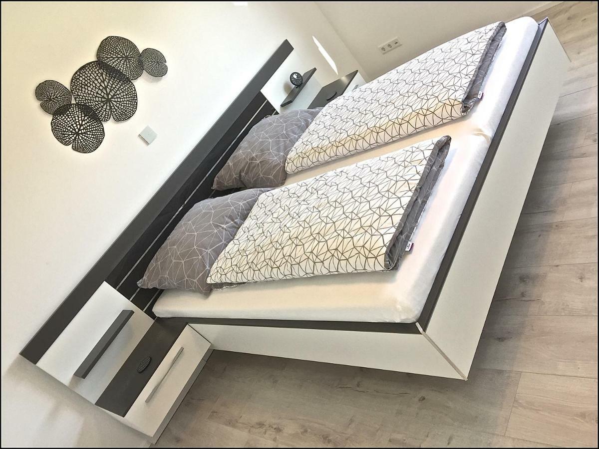 ראובלינג Ferienwohnung Black White מראה חיצוני תמונה