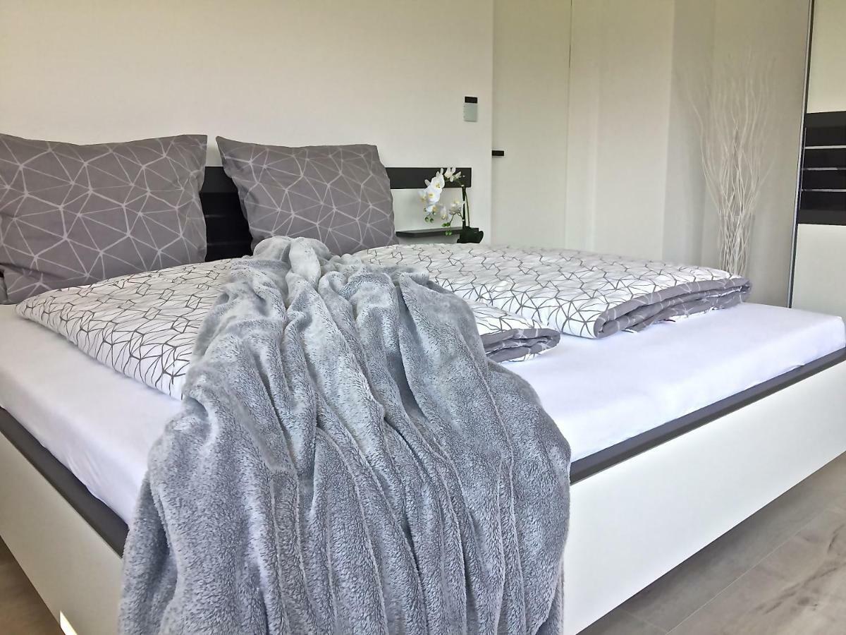 ראובלינג Ferienwohnung Black White מראה חיצוני תמונה