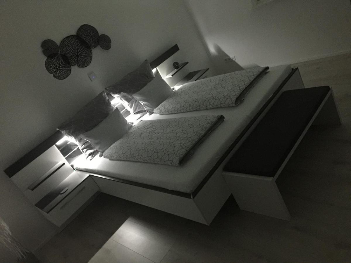 ראובלינג Ferienwohnung Black White מראה חיצוני תמונה